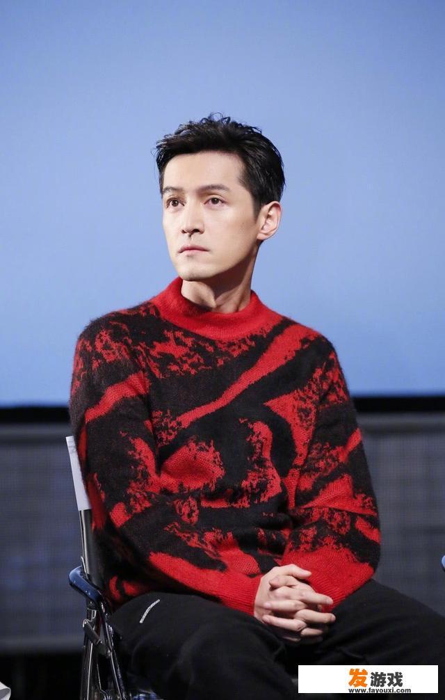 那些提供免费电影的网站，他们是怎么盈利的？