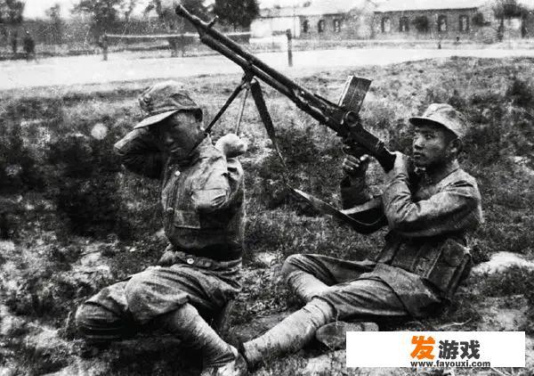 “地对空”有多大胜算？明明打不到战机，为啥还装高射机枪