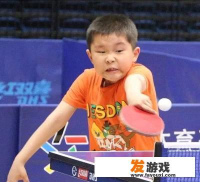 孩子玩手机不能自拔，如何让孩子放下手机好好学习