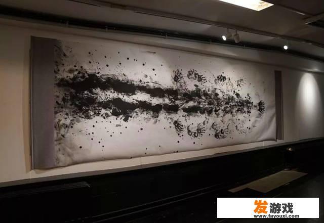 如何看待90后美女蒋涵萱的人体书法，这真的是艺术吗