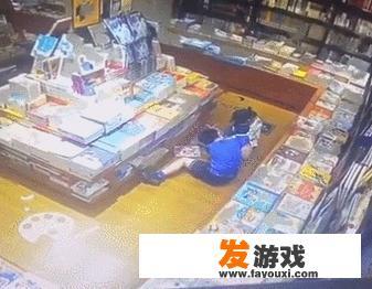 上海书店10岁儿童不雅事情，男生父母称对方是自愿的，咋回事