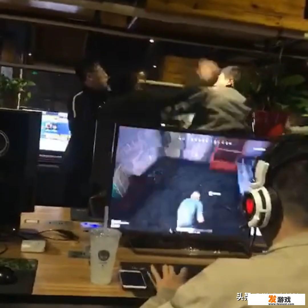 某网吧发出告示，禁止LOL吃鸡等游戏开挂，违者强制花费10600元购买主机，你有何看法