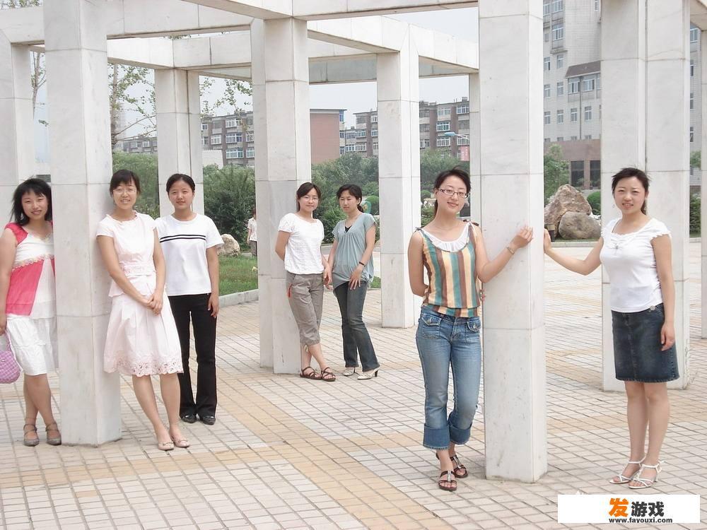 现在大学校园，为什么班里的小集体化比较严重，要团结班级很难吗