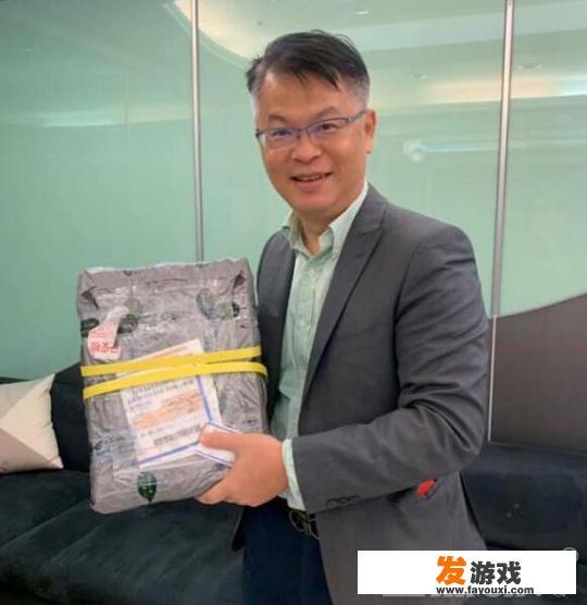 玩家给《剑网三》游戏策划送砖头和大葱，这是什么意思