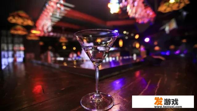 第一次去酒吧夜店是什么感觉