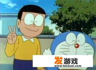哆啦A梦该怎么用他的小圆手打游戏的呢