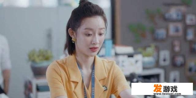 《安家》朱闪闪把凶宅传单上都改成了自己的联系方式，为何却让房似锦特别的感动