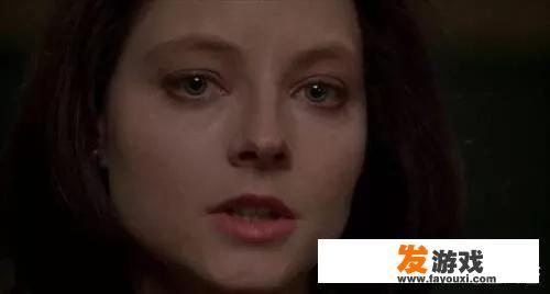 在《沉默的羔羊》中，汉尼拔听完史达琳幼年农场经历后，为什么流了眼泪