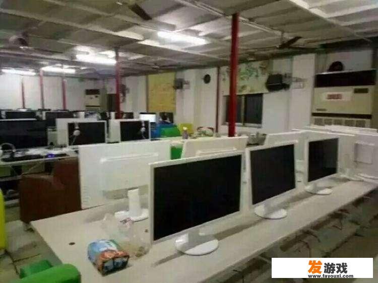 一些网吧的无主机系统，是如何实现的