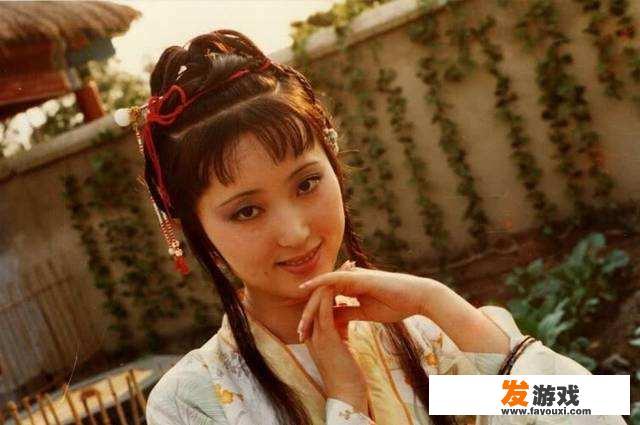 《红楼梦》袭人和宝玉发生了关系，黛玉不嫉妒反恭喜，为什么却嫉妒宝钗呢