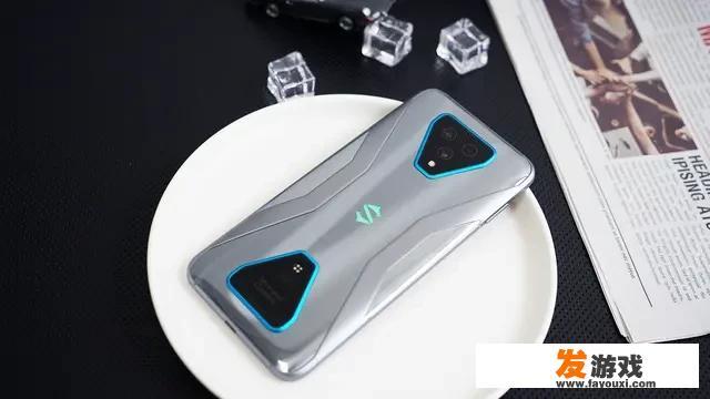 目前玩吃鸡最好的手机是哪个，为什么