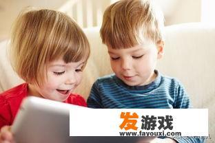 小孩拿父母手机玩游戏。有什么办法