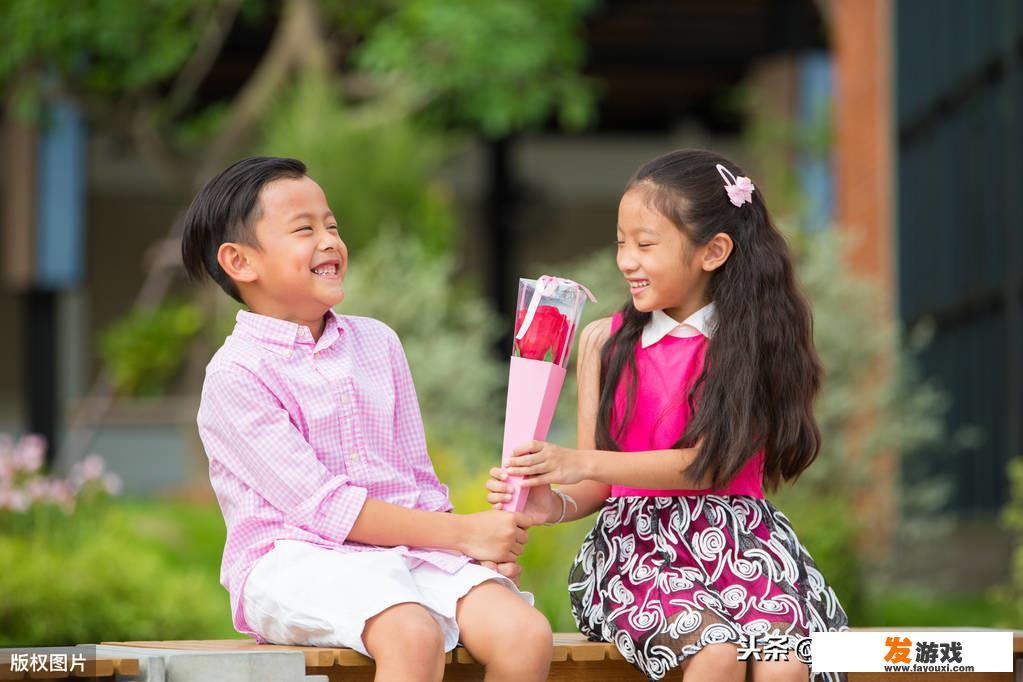 上幼儿园的女儿有喜欢的小男孩，该怎么教育比较好