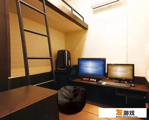 日本“逆天网吧”，120元包食宿，做什么都行，你们觉得这种模式在我国行的通吗