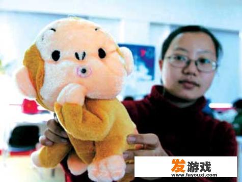 四岁孩子经常对玩具自言自语，一人扮演两角色对话，是怎么回事