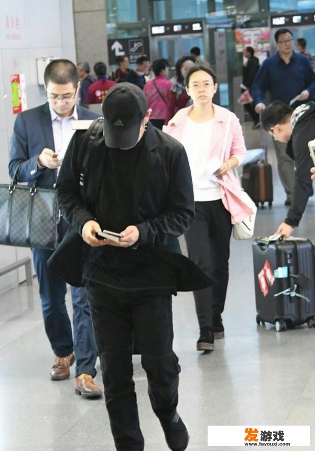 经常玩手机的人会不会变丑呢？_痴迷网络游戏会变丑吗吗