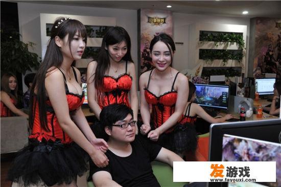 游戏陪玩“藏猫腻”，最高可达1小时500元，记者暗访陪玩女，画面不堪入目，对此你有何看法？_网络游戏真的有套路吗知乎