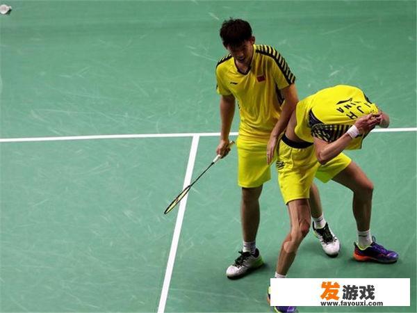 哪些明星“出糗”的瞬间，能承包你一年的笑点？_斗戏小游戏大全