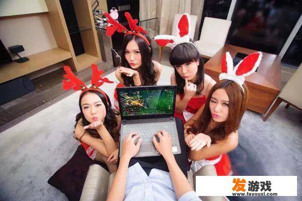 游戏陪玩“藏猫腻”，最高可达1小时500元，记者暗访陪玩女，画面不堪入目，你有何看法？_玩美女的小游戏