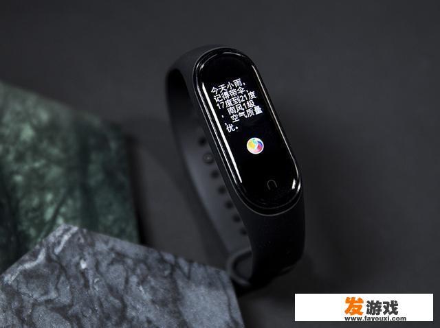 如果预算不够任天堂、索尼等游戏机，给男朋友买300块左右的游戏机，他会喜欢吗？_情侣装小游戏机