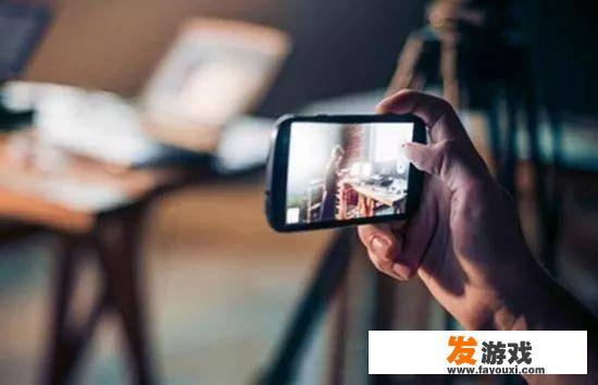 在这火热的短视频时代，有没有像我一样干着急的？_中年人玩网络游戏搞笑视频
