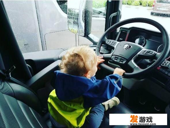 电脑端可以玩的开车类的模拟游戏有哪些？_主机游戏模拟开车