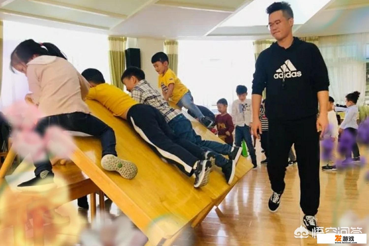 适合成人的游戏和活动有哪些？包括两个人的多个人的，在室内的，在室外的？_小游戏大全成人