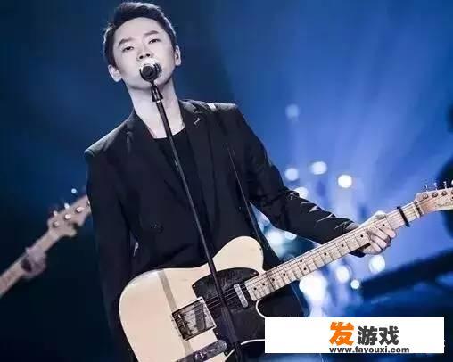 最近总开车出门，旅途中太无聊了，有什么适合开车听的歌推荐给我呗