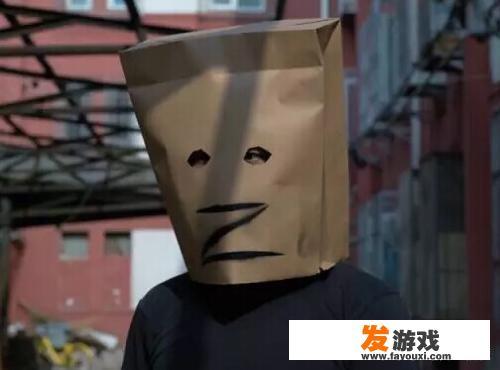 现在市面上很多游戏app，请问他们是靠什么赚钱的