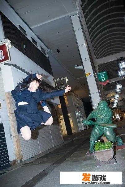 有哪些被铜像“殴打”的照片