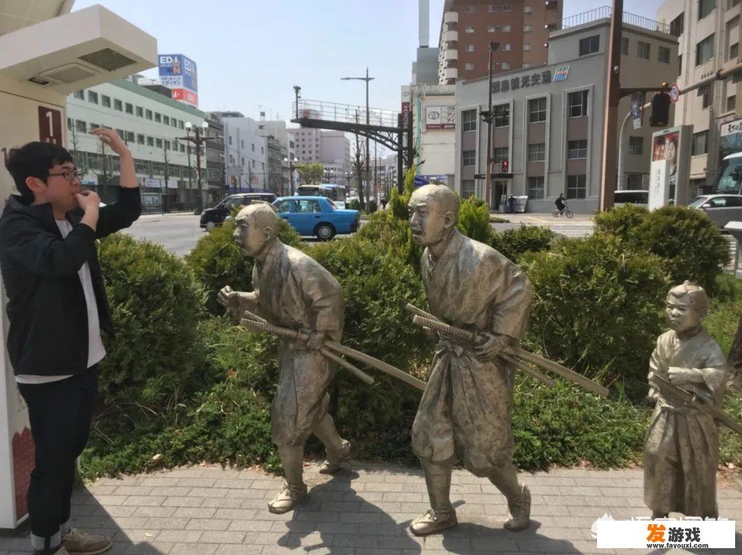 有哪些被铜像“殴打”的照片