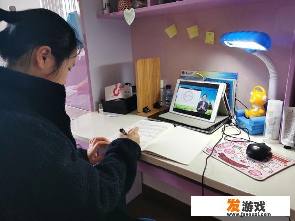 请问还没开学的幼师们，你们现在都在家做什么
