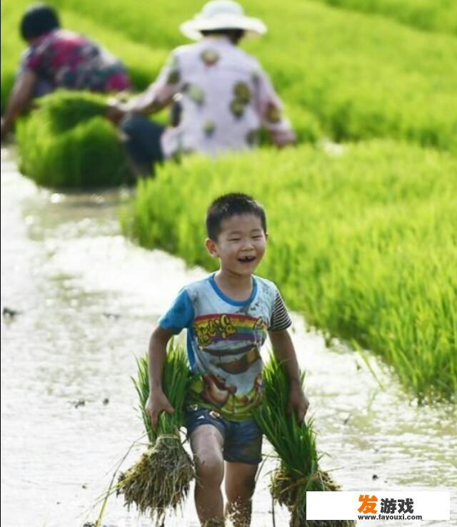 对于现在的孩子，从小就开始玩手机这一点怎么看会带来哪些弊端