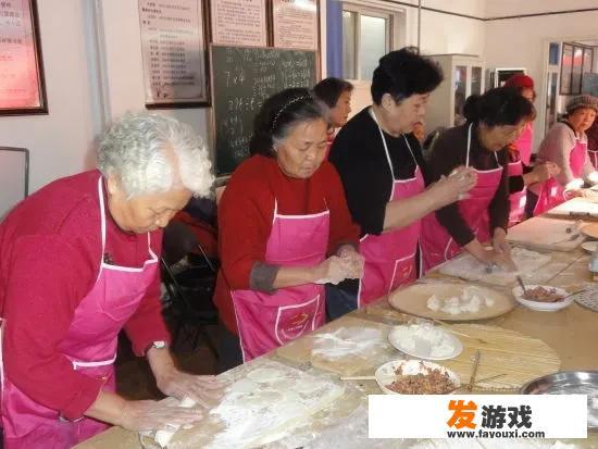 请问自家突出窗户顶面（飘窗顶面）别人有权利放空调外机吗？这个顶面产权归哪方所有