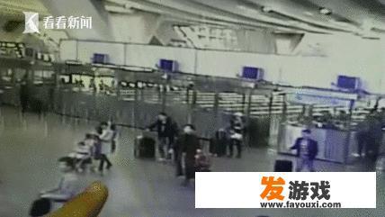 深圳一夫妇火车站捡手机起贪念，4个8成功解锁转走上万元，你怎么看