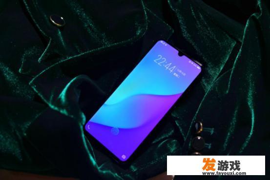 VIVO X23幻彩版手机性能怎么样，适合玩游戏吗