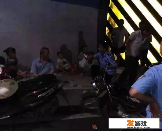 我记得有一部小说是主角有几个师傅然后就教他各种功夫？有一个是教他学医，有一个是变态师傅