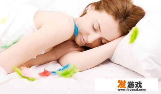 女朋友整天和其他男生语音玩游戏合适吗