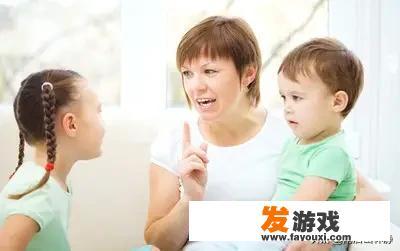暑假期间家里有两个孩子经常争玩具吵架还动手打架，我该怎么教育孩子，求大神支招