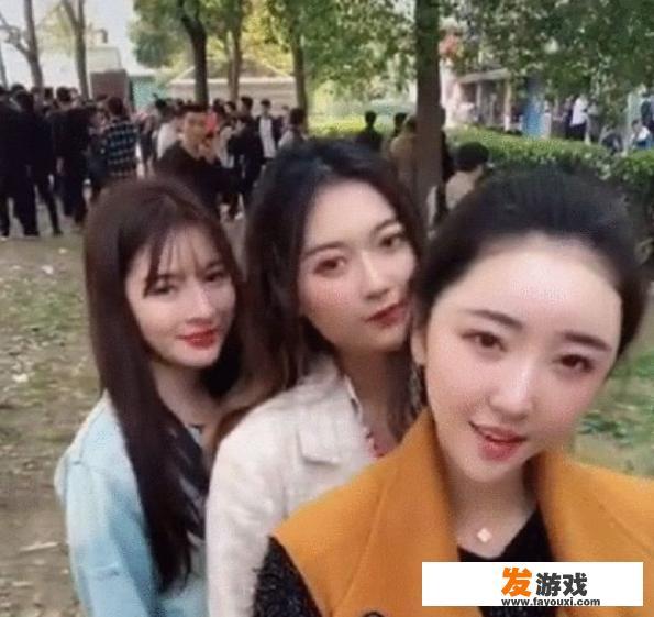 从“来了老弟”姐，不少人搭飞机围观，到沈大师的万人排队拍照，是不是高度娱乐化了