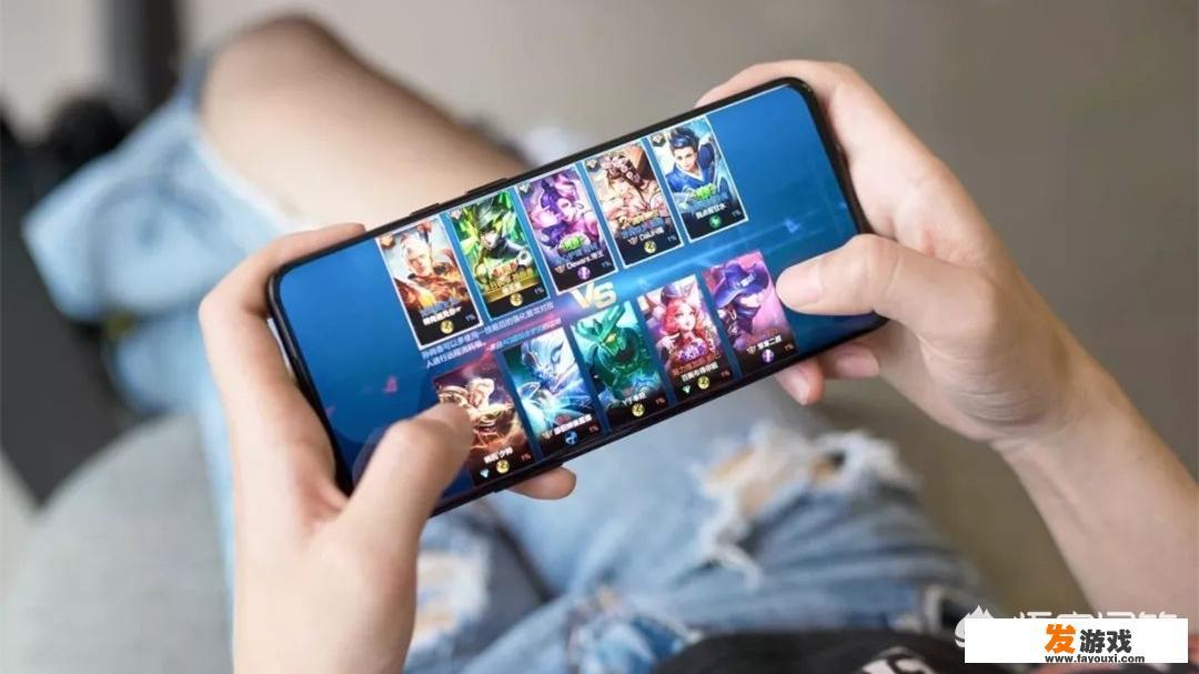 想买一加七Pro，但是曲面屏对游戏影响大吗？会不会误触