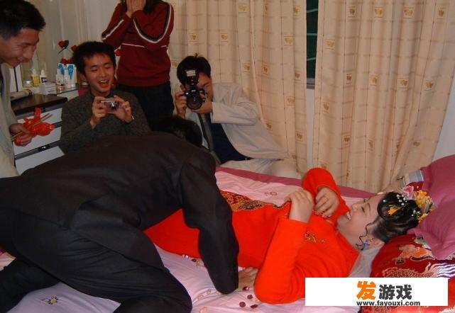 盐城公公亲儿媳辟谣称是当地婚闹风俗，你信吗