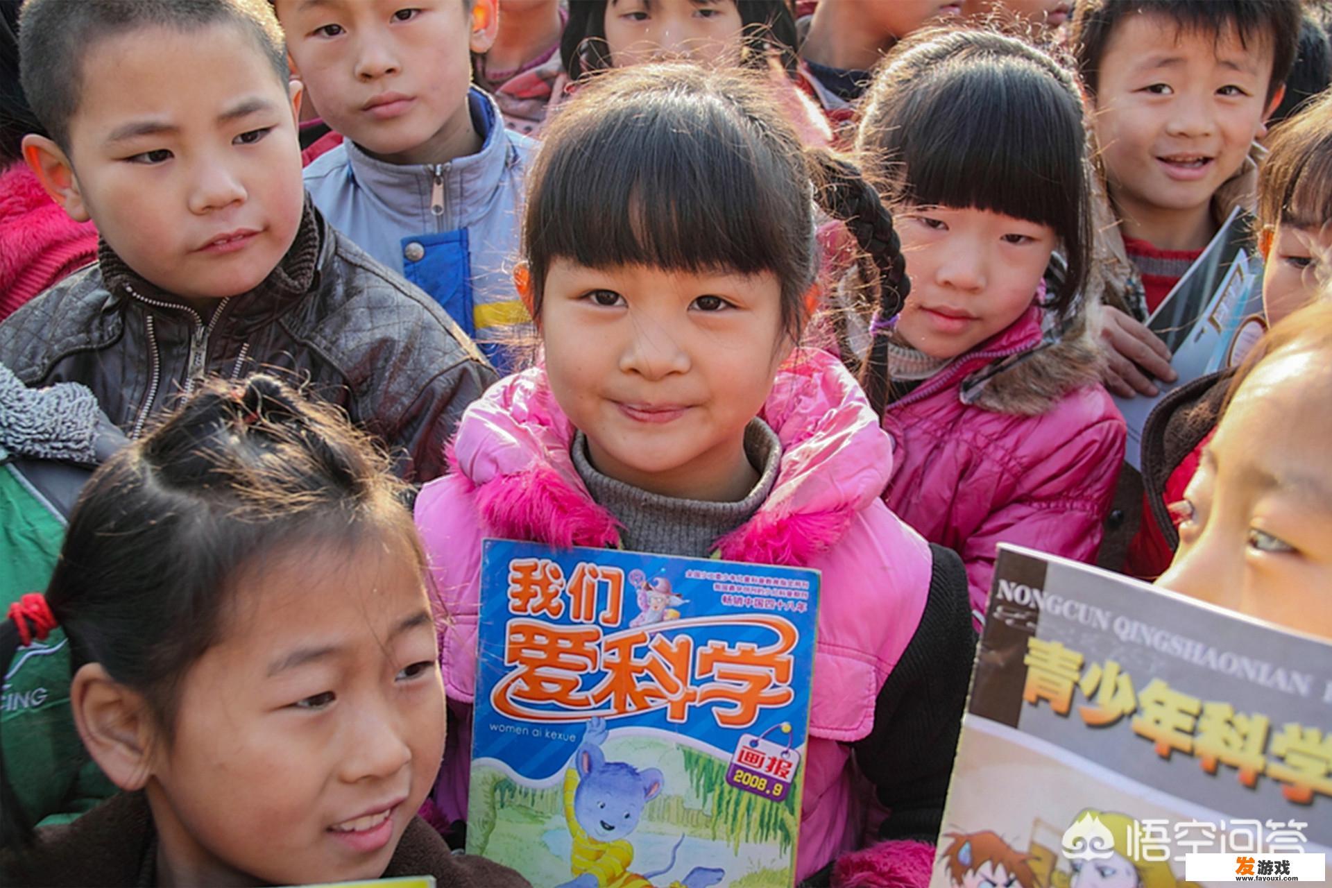 农村留守孩子痴迷手机游戏，问题到底出在哪？又将如何去解决呢