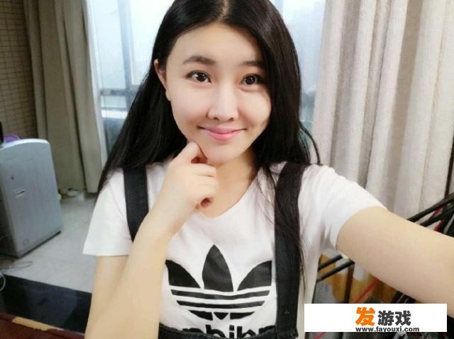 LOL最强电竞女主播，人均王者，第一被怀疑是女装大佬，你觉得她们实力怎么样