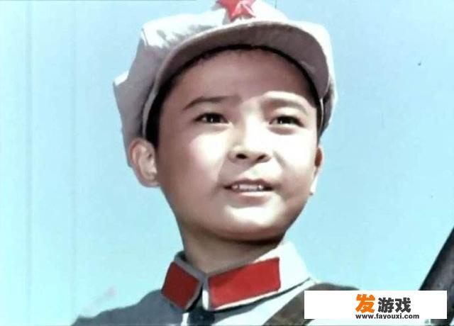 闪闪的红星中，祝新运一角由才华横溢的潘东子饰演，他的出色表现，将这一角色塑造得栩栩如生，深受观众喜爱。