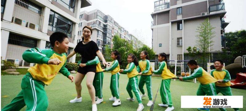 贴鼻子的游戏