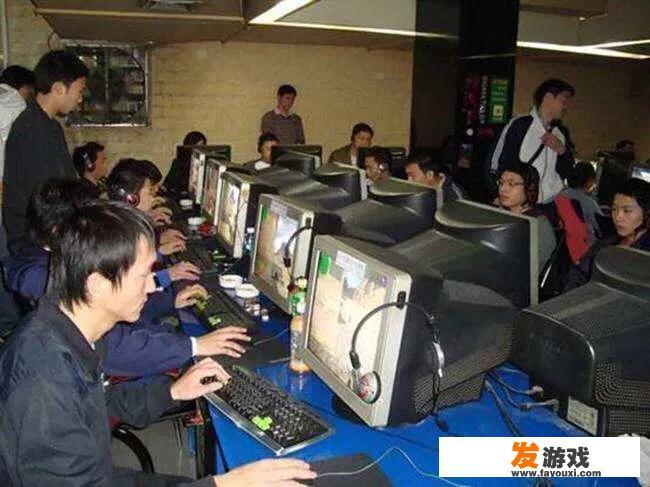 对于FPS游戏，PC平台和家用机哪一个操作更顺手