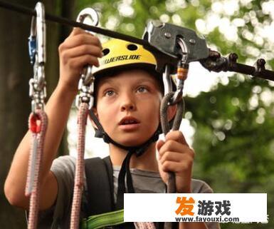 孩子喜欢玩打打杀杀的军队游戏，我该怎么引导他