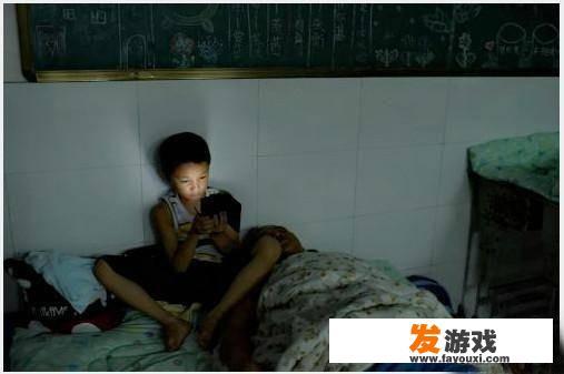 韩国小学生偷拍妈妈照片传网上，为了当网红，你怎么看