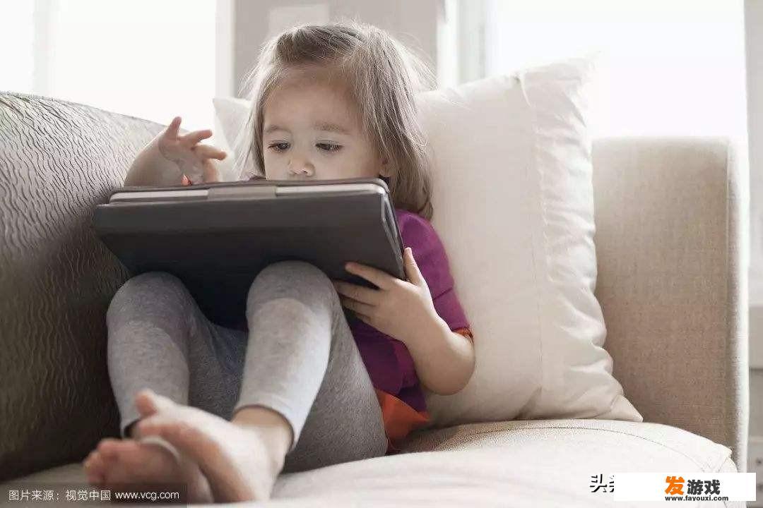 怎么尽量不让孩子看动画片，和家长做游戏